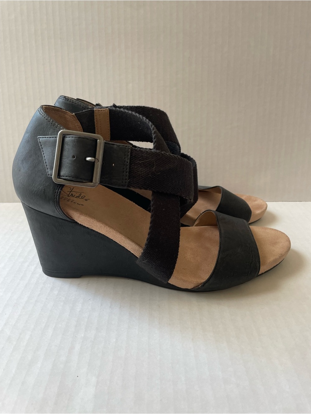 Women’s Life Stride Soft System Black Strappy Wedge Ankle Strap Sandals Size 11M